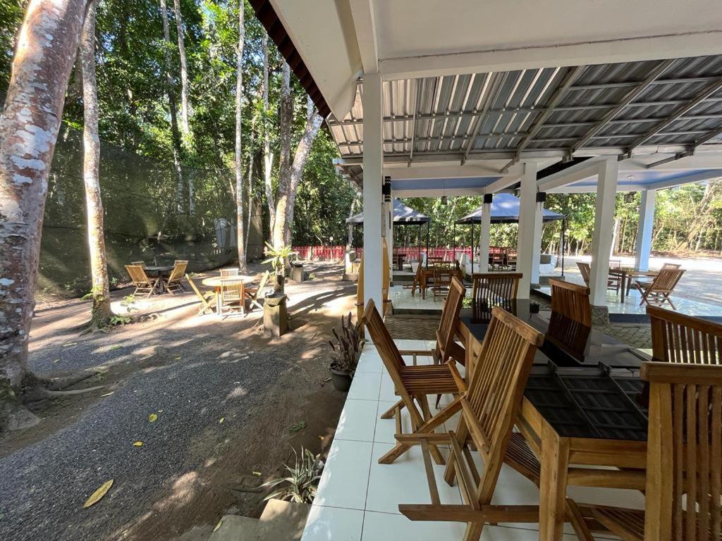 Capital O 92612 Penginapan D'Alas Purwo & Beachnearpadang Savana Sadengan 外南梦 外观 照片